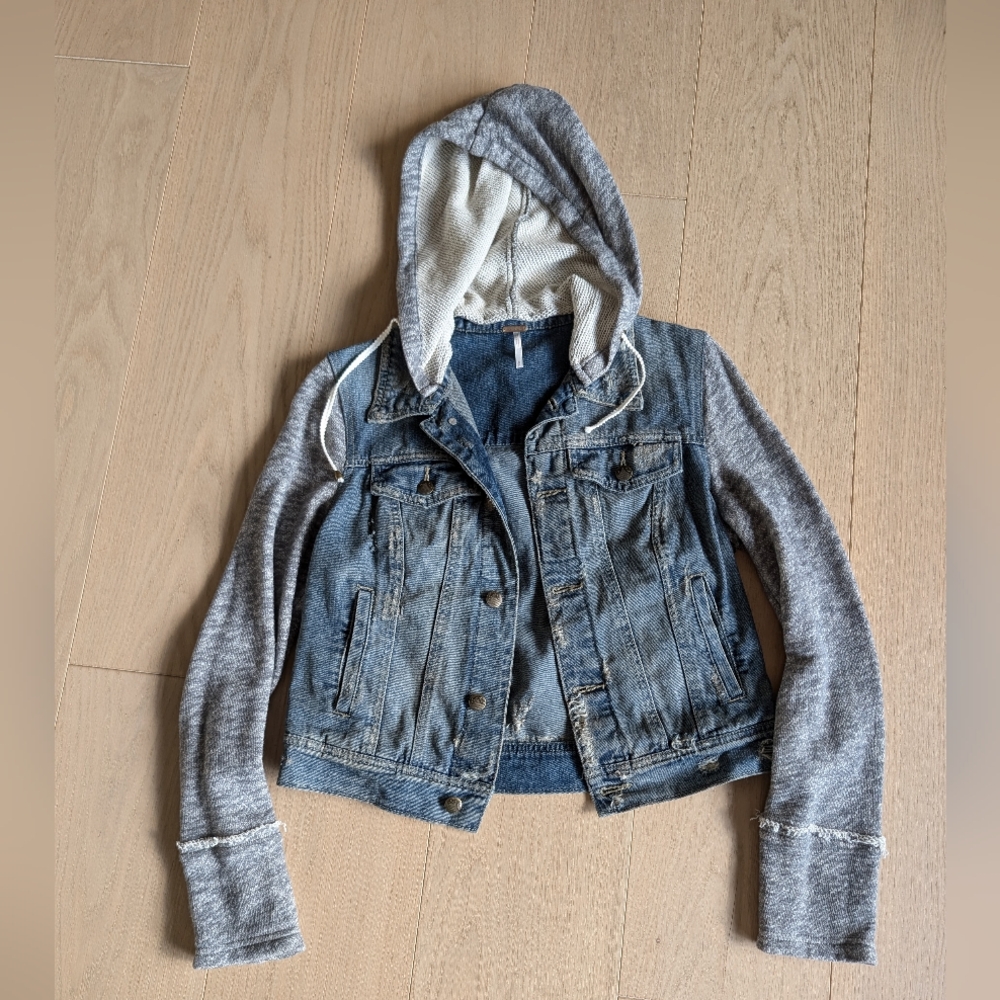 Free People Denim Distressed Hooded Jean Jacket. Size small